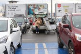 Ikea w Tarnowskich Górach. Punkt odbioru jest mobilny, przy ulicy Zagórskiej obok Kauflandu. Godziny otwarcia i ceny