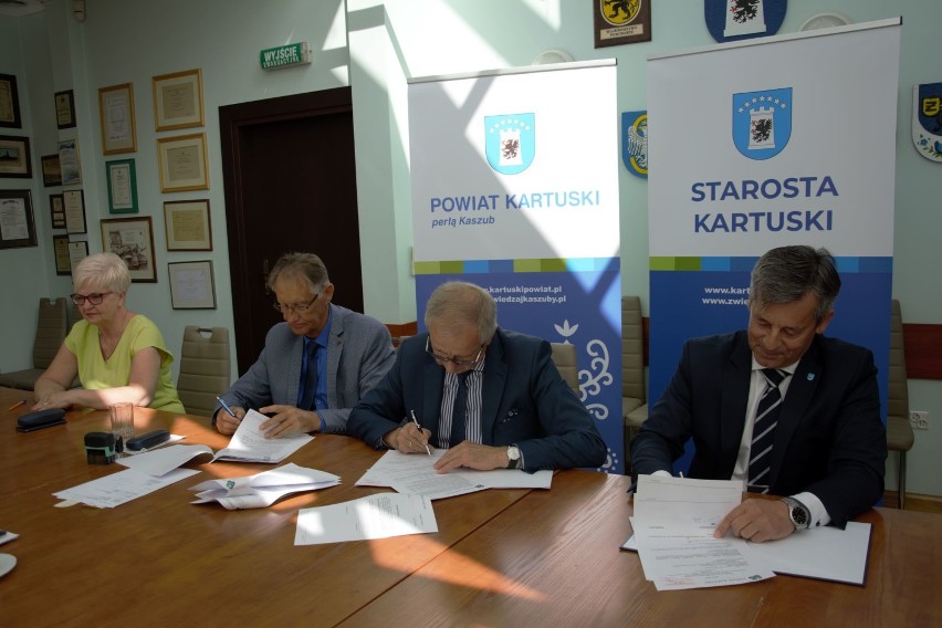 Powiat kartuski, dzięki pozyskanemu dofinansowaniu wyremontuje odcinki dróg w Chmielnie i w Kiełpinie 