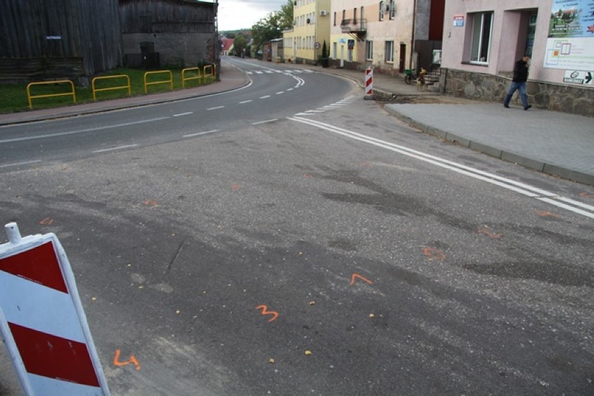 Opóźnienia na ulicy Lipowej w Tuchomiu. Mieszkańcy miejscowości są oburzeni [ZDJĘCIA] 