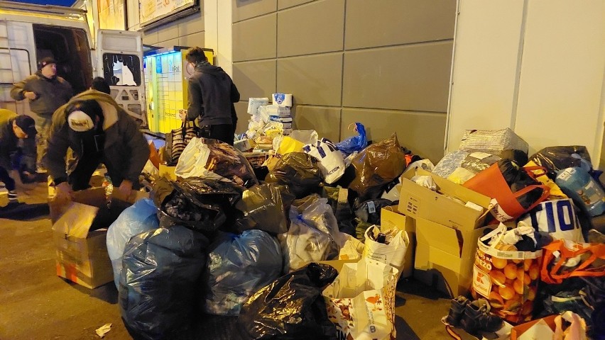 Zbiórka potrzebnych rzeczy dla Ukrainy w Żarach