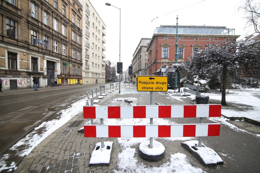 Rozpoczął się remont Katowickiej. Najpierw wymiana rur, a potem nowe tory