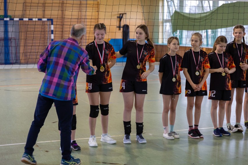 Mistrzostwa Gminy Łubowo w Piłce Siatkowej Dziewcząt w ramach XXV Igrzysk Dzieci
