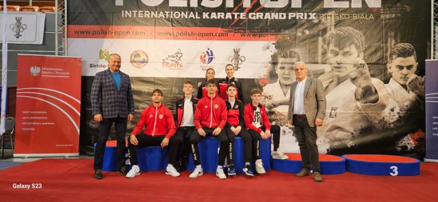Podopieczni Bartłomieja Sołtysiaka rywalizowali w Bielsku-Białej i Strzałkowie. Te dwa turnieje przyniosły zawodnikom Pleszewskiego Klubu Karate 10 medali