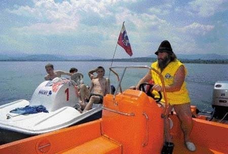 Ratownicy WOPR wypływają na jezioro za własne pieniądze. ZDJĘCIE: JACEK ROJKOWSKI