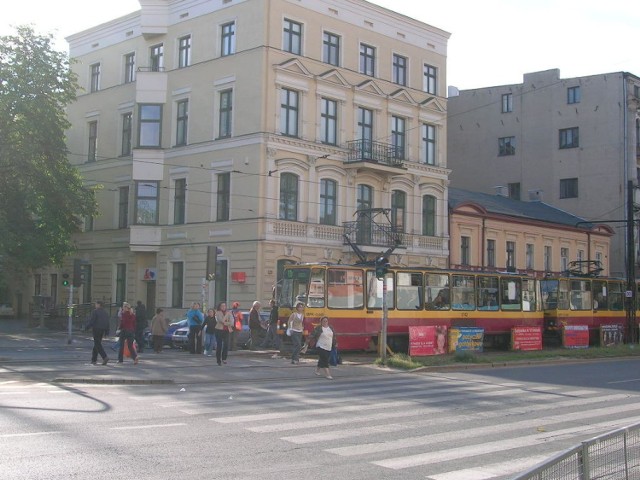 Ulica Zachodnia przy skrzyżowaniu z Zieloną (czerwiec 2007). Jest to jeden z fragmentów budowanego Łódzkiego Tramwaju Regionalnego