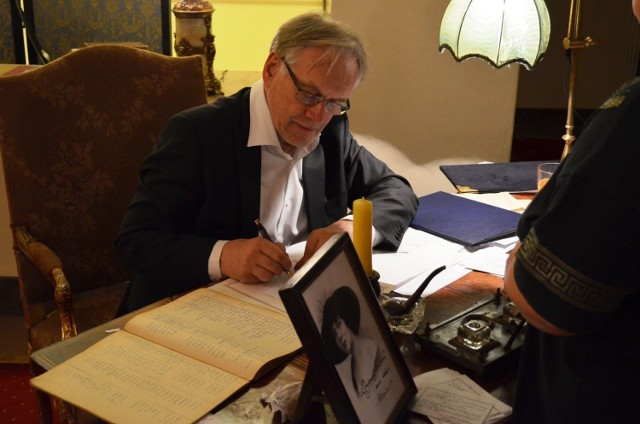 Można było zdobyć autograf Andrzeja Seweryna, dyrektora Teatru Polskiego. Fot. Weronika Trzeciak