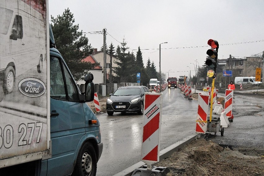 Nowe utrudnienie na ulicy Witosa w Kielcach, potrwają do połowy grudnia [ZDJĘCIA]