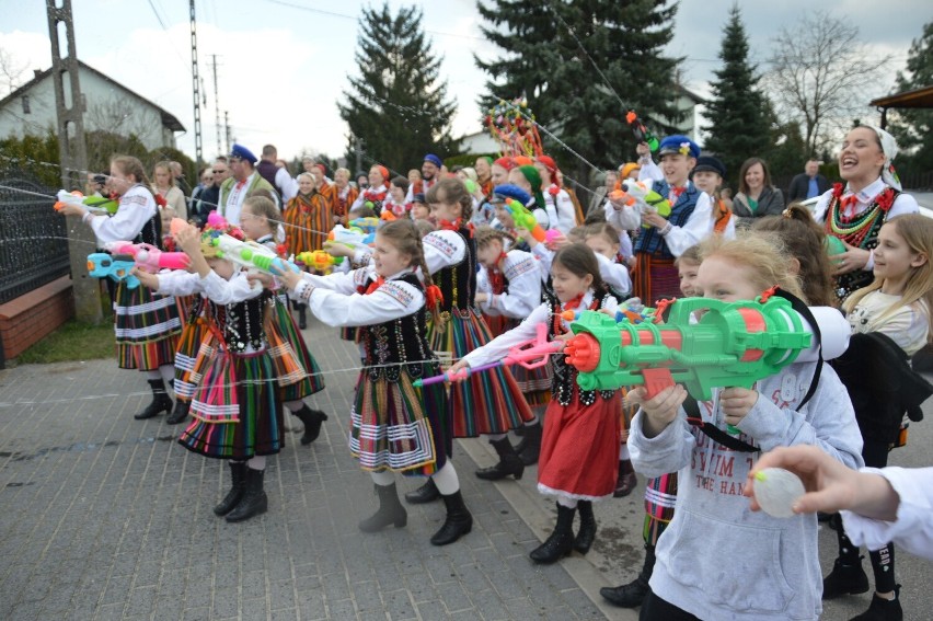 Woda lała się strumieniami. Zobaczcie, jak lany poniedziałek...