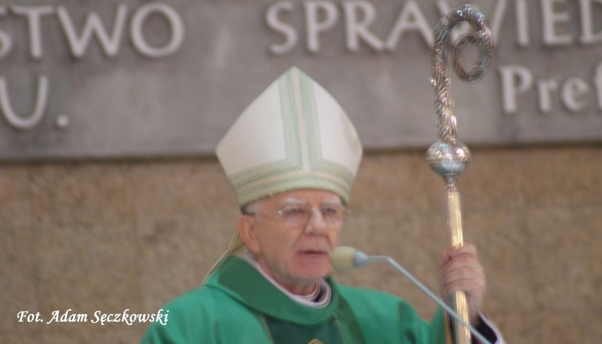 Homilię wygłasza abp Marek Jędraszewski. Fot. Adam...