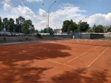 Można już korzystać z odnowionego kortu tenisowego w Jarosławiu. Ile wynosi opłata?