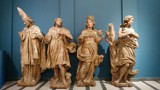 Rzeźby z Muzeum KUL w konserwacji. Biblijna Ewa i nieokreślony święty