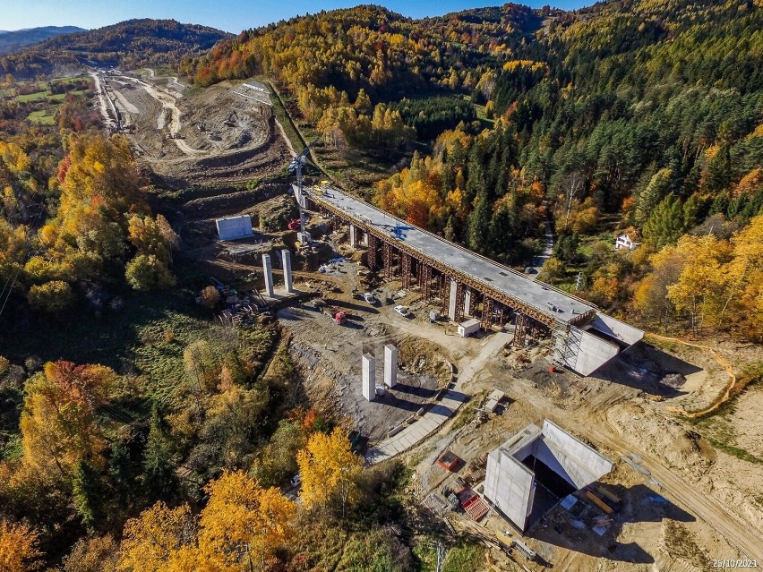 Zobacz jak postępują prace przy budowie S1 w Beskidach. To będzie jedna z najpiękniejszych tras w Polsce! Zobacz zdjęcia z budowy