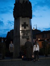 Apel Poległych i asysta wojska w Kłecku. Uroczystości pod Pomnikiem Obrońców Kłecka zakończyły dzisiejsze obchody związane z obroną cywilną