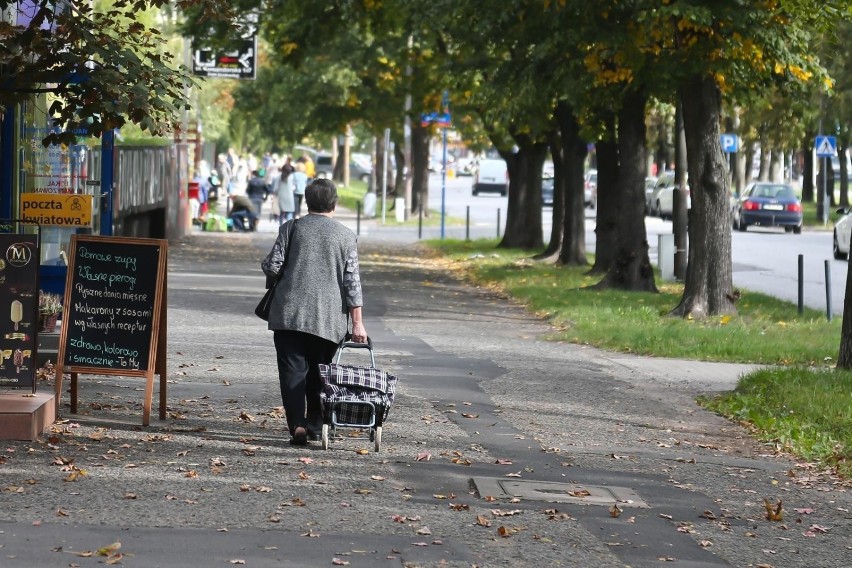 17.09.2019 wroclaw
osiedle powstancow slaskich 
n/z
gazeta...