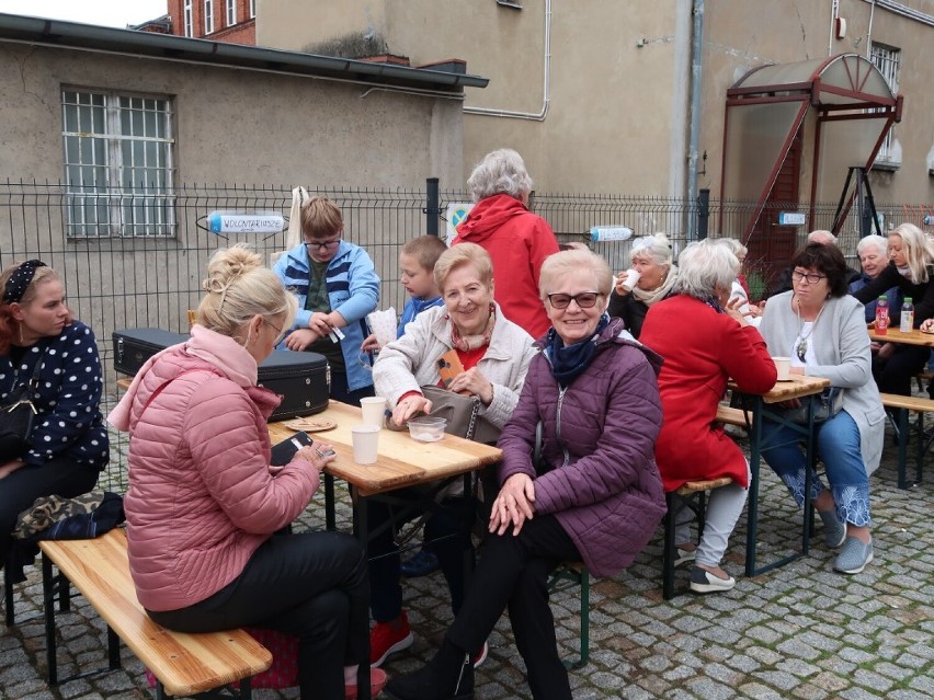 Leszczyńscy seniorzy bawili się na Eko-Pikniku! ZDJĘCIA