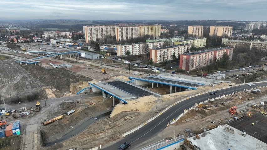 Kraków. Betonują tunel na Opolskiej. W drugim kwartale 2023 roku ma być udostępniony dla kierowców AKTUALIZACJA