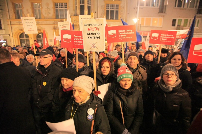 Protest przed siedzibą PiS w Łodzi