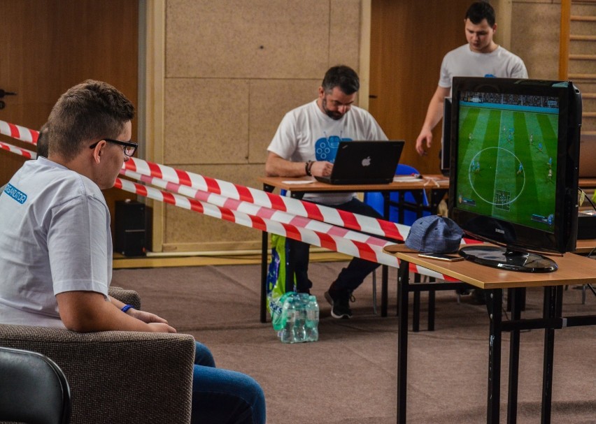 E-sport w gronie przyjaciół pomysłem na czas kwarantanny 