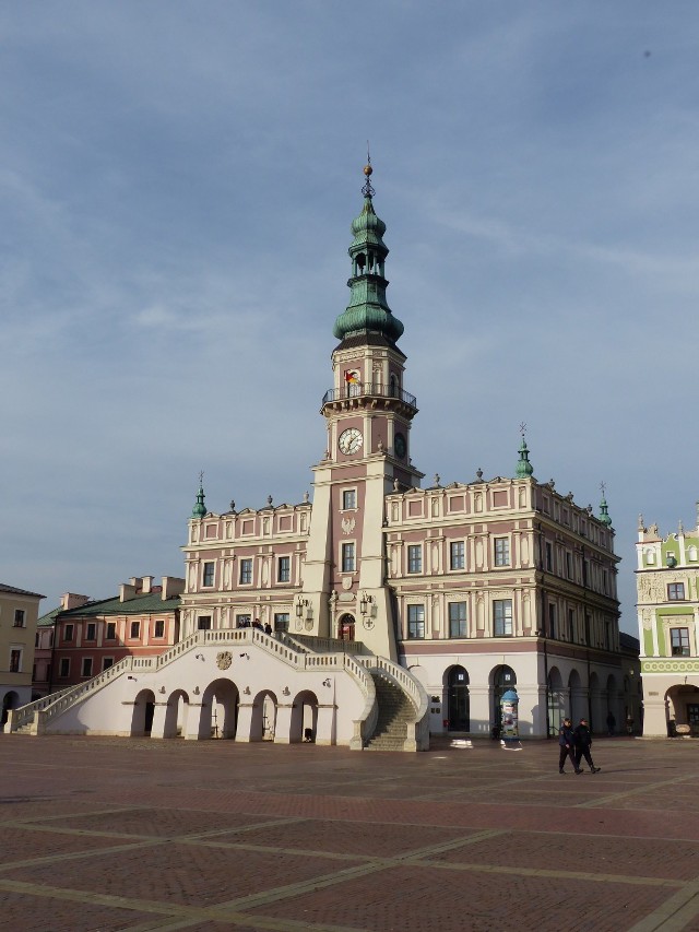 Zamość. Schody przy Urzędzie Miasta zostały zamknięte dla turystów