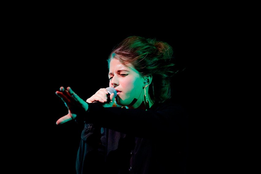 Selah Sue w B90