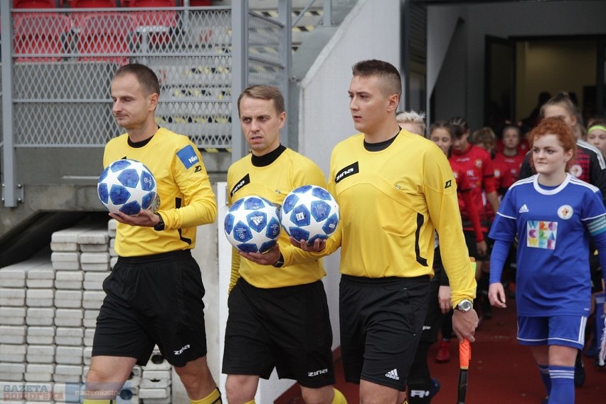 Mecz 2. ligi piłki nożnej kobiet WAP - Gwiazda Toruń 4:0...