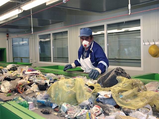 Ministerstwo Klimatu pracuje już nad przywróceniem, na dwa lata, dawnych zasad składowania odpadów, który nie da się już przetworzyć
