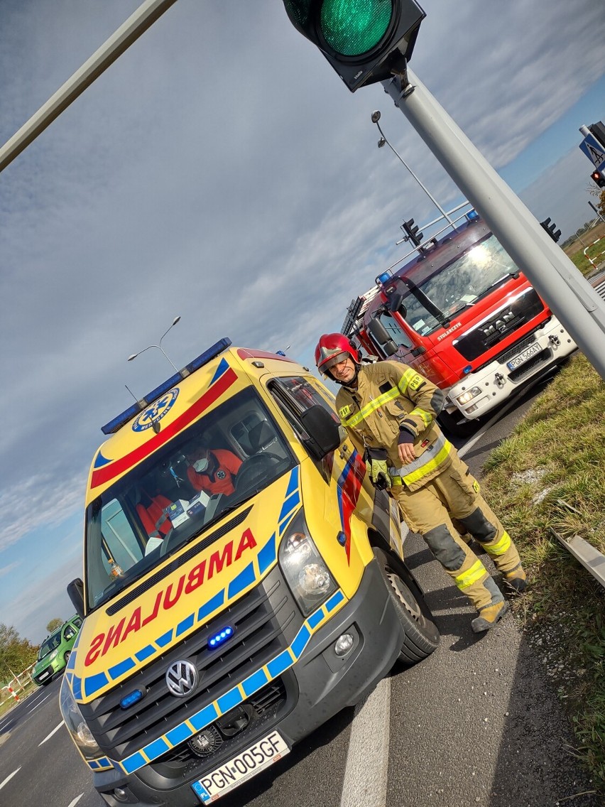 Gmina Łubowo. Wypadek dwóch aut na skrzyżowaniu w Woźnikach