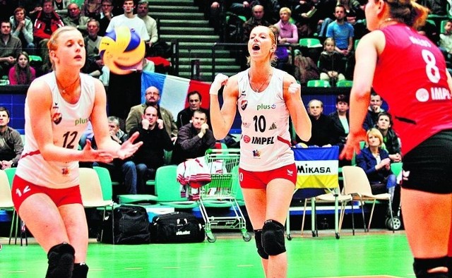 Joanna Wołosz (nr 12) wraz z koleżankami jutro spróbują złapać kolejne punkty w PlusLidze