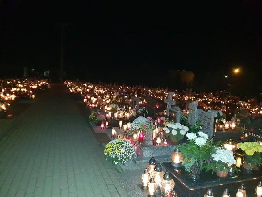 Wszystkich Świętych w Trzebielinie. Mieszkańcy odwiedzili groby zmarłych (FOTO)
