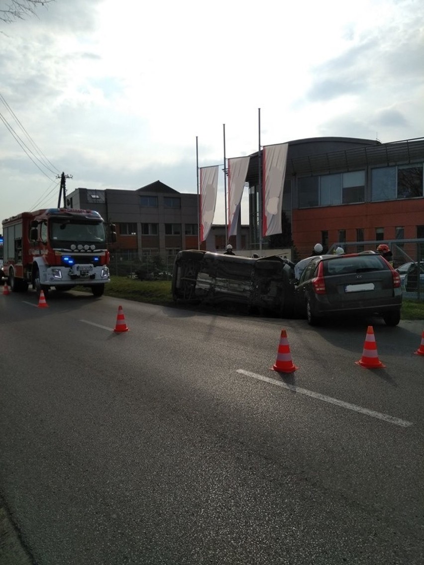 Balice. Groźny wypadek na ul. Krakowskiej. Jedna osoba ranna 