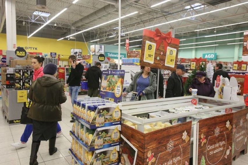 Tesco: Zarobki pracowników hipermarketów nie są tak dobre...