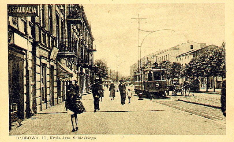 Ulica Sobieskiego z charakterystycznym tramwajem