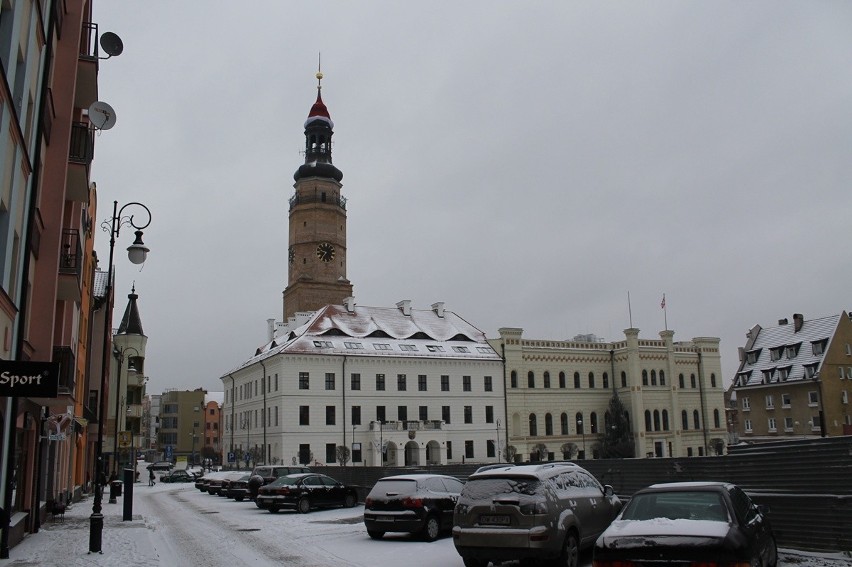 Głogów: Śnieg przykrył miasto (Foto)