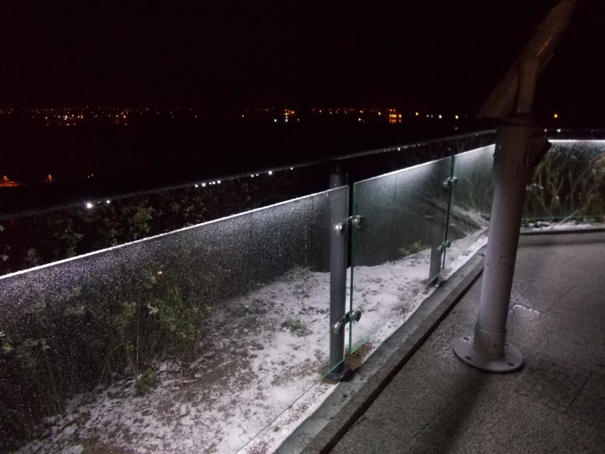 Pierwszy śnieg w Płocku. Wczoraj na kilka chwil miasto...