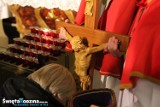 Adoracja Krzyża w parafii pw. Świętej Rodziny w Pile [ZOBACZ ZDJĘCIA]