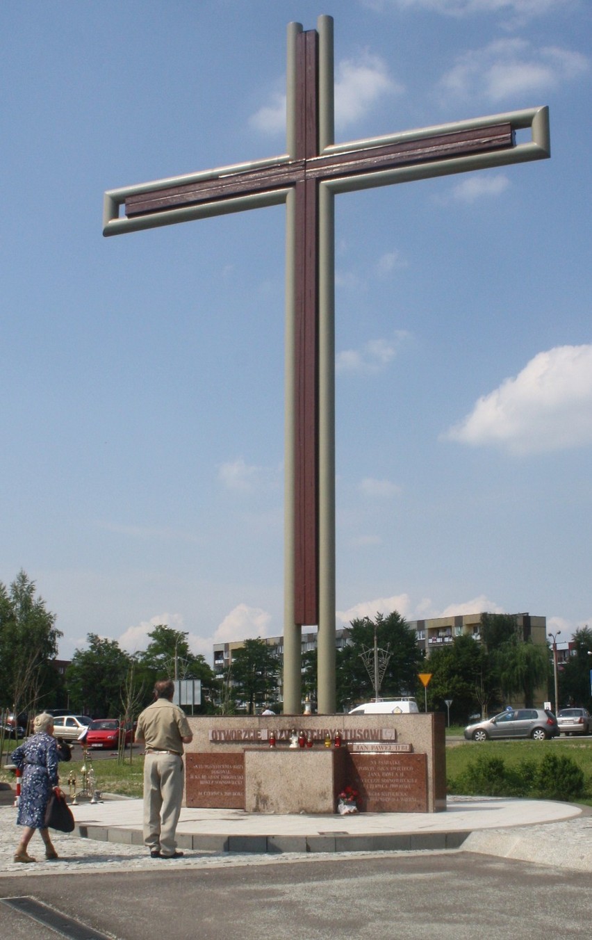 Sosnowiec: na placu Papieskim wierni świętują 13. rocznicę pobytu papieża w Zagłębiu (ZDJĘCIA)