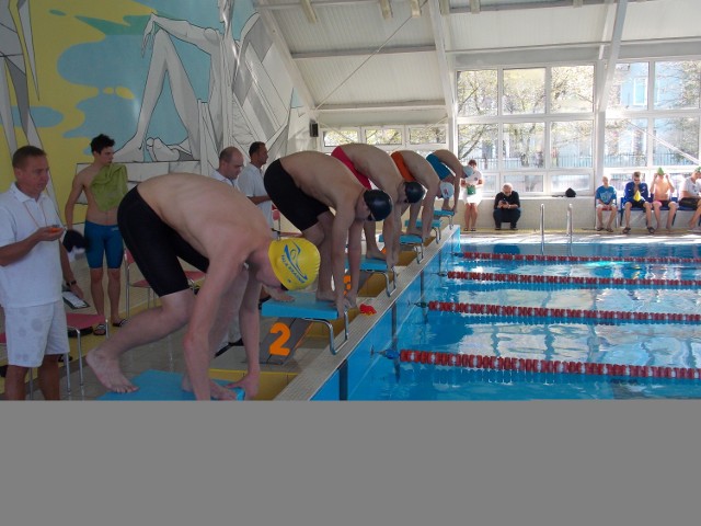 W trzeciej rundzie Ligi Wojewódzkiej Dzieci i Młodzików 11-12 lat rozegranych na krytej pływalni MOSiR w Międzyrzecu Podlaskim wystartowało blisko 200 pływaków z 16 klubów województwa lubelskiego. Reprezentanci Kraśnika zajęli piąte miejsce w klasyfikacji drużynowej.
