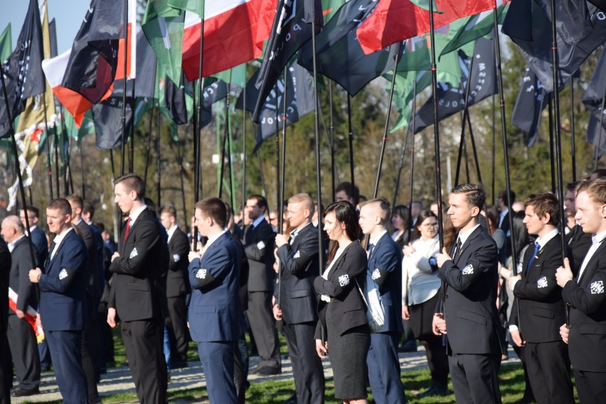 Pielgrzymka Młodzieży Narodowej na Jasną Górę [ZDJĘCIA]