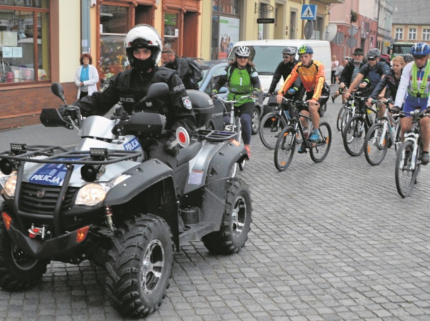 Policjanci na czterech kołach otwierali i zamykali peleton