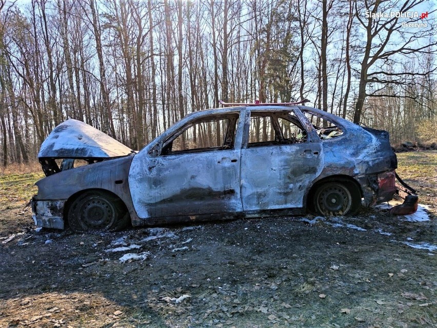 Tragiczny pożar samochodu w Studzienicach. Zwęglone ciało znaleziono we wraku pojazdu