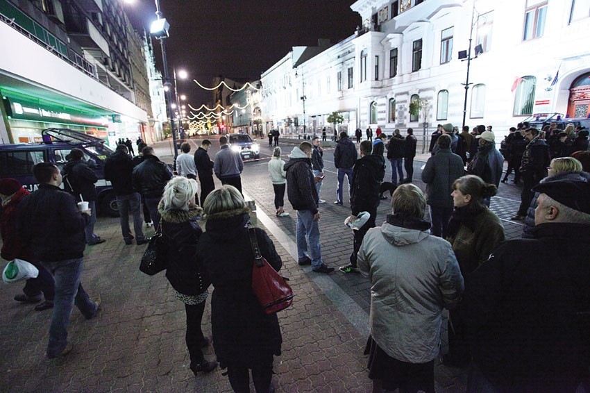 Alarm bombowy na Piotrkowskiej: ewakuowano ponad 200 osób