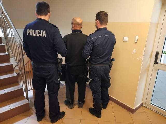 Zatrzymany przez policję 62-latek z Ostrowca