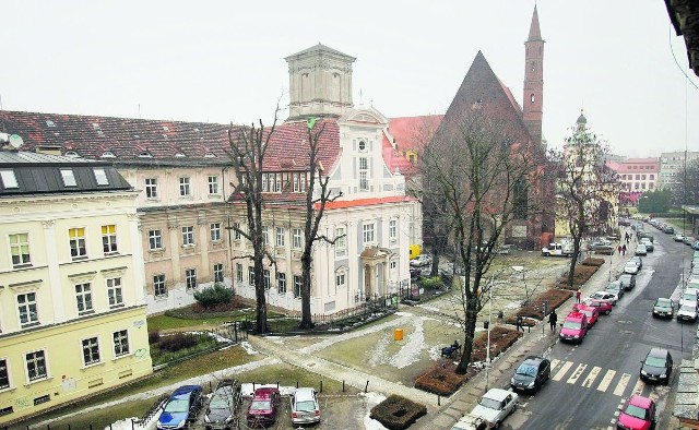 Na placu powstanie ścieżka historyczna. Dzięki niej turyści poznają dzieje Wrocławia