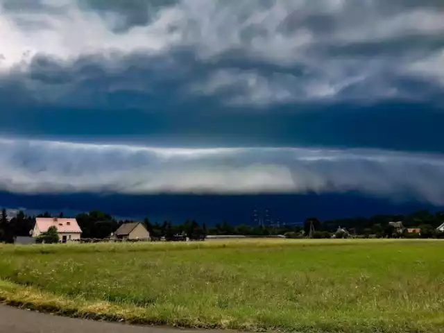 Alert RCB dla Tarnowa i regionu o możliwych burzach z gradem i silnym wiatrem 13.06