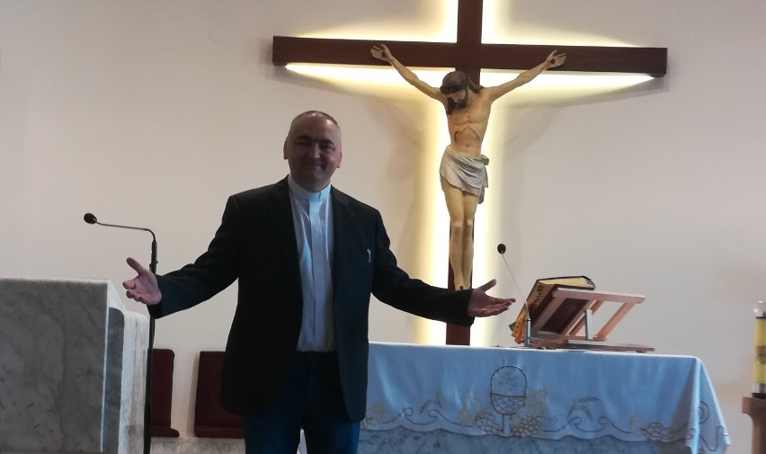 Kapelan szpitala w Rybniku: Bałem się gdy po raz pierwszy szedłem na oddział COVID-owy ale tam są moi parafianie potrzebujący wsparcia
