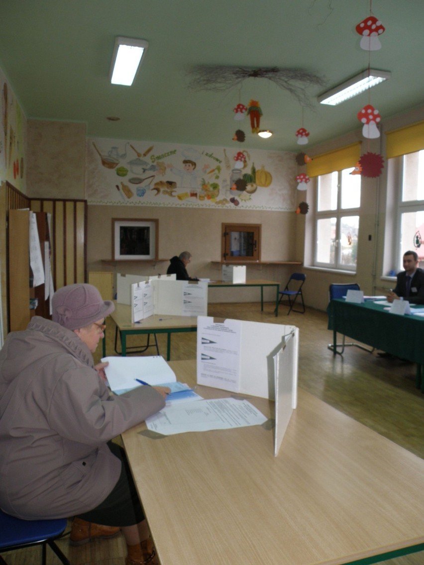 Wybory samorządowe [2014] w Mysłowicach: Głosujemy, bo "to nasz obowiązek" [ZDJĘCIA]