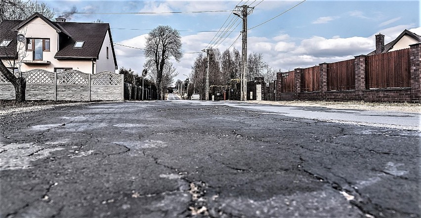 Tak wygląda stan drogi w Bogucinie Małym. Jego mieszkańcy...