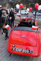 Korowód zabytkowych aut na Święto Niepodległości (zdjęcia)