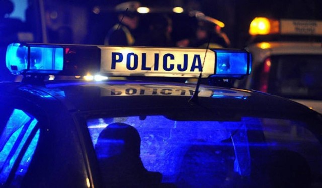 Policjanci i strażacy w środę ok. godz. 22 interweniowali w jednym z mieszkań przy ul. Marszałkowskiej w Poznaniu.