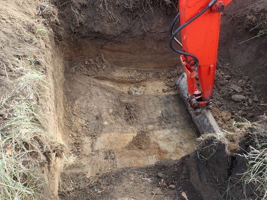 W Żarkach Średnich odnaleziono szczątki żołnierza, poległego w marcu 1945 roku [26.11. ZDJECIA]